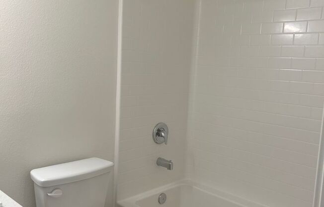 2 beds, 2.5 baths, 1,140 sqft, $4,000, Unit 120