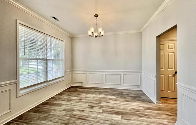 5717 LINDLEY CRES DR