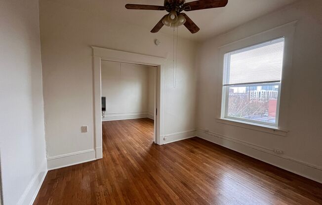 Studio, 1 bath, 320 sqft, $1,125, Unit 35