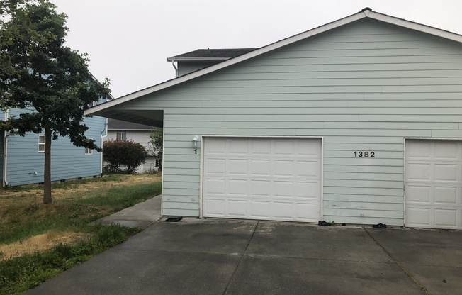 3 beds, 2.5 baths, 1,200 sqft, $1,750