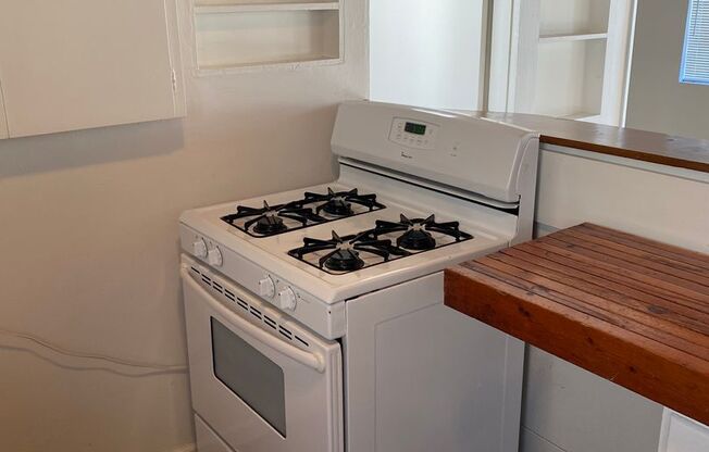 Studio, 1 bath, $2,295