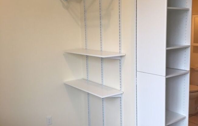 Studio, 1 bath, 194 sqft, $1,120, Unit 503
