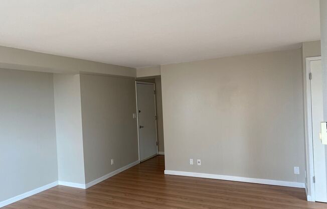 1 bed, 1 bath, 587 sqft, $1,450, Unit 706