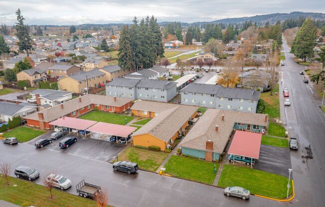 Holladay Apartments