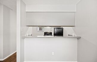 Awesome open Studio Apartments Close to Downtown