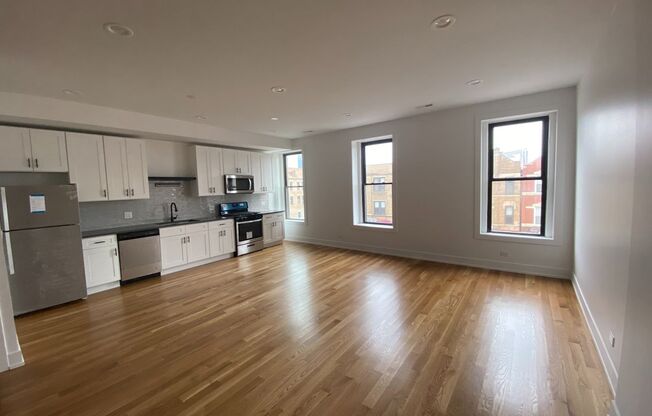 3 beds, 2 baths, 1,500 sqft, $2,800, Unit Unit 4