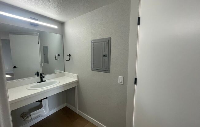 1 bed, 1 bath, 748 sqft, $2,860, Unit C-125
