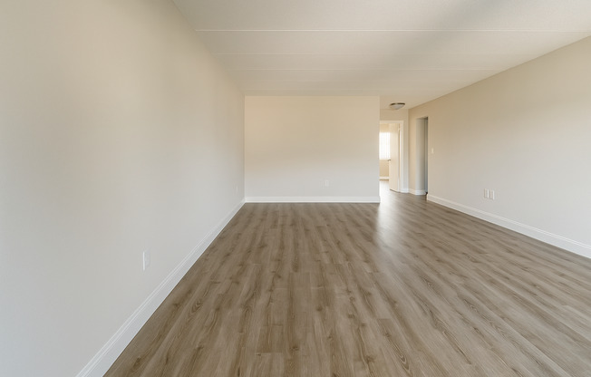 2 beds, 1 bath, 840 sqft, $1,850, Unit 2708 - 6C