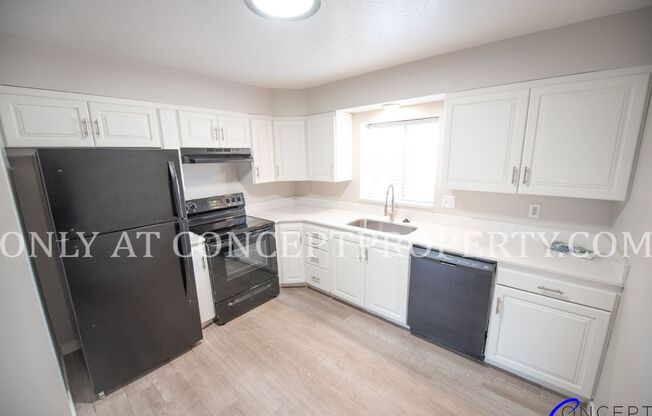 2 beds, 1 bath, 874 sqft, $1,299, Unit 790