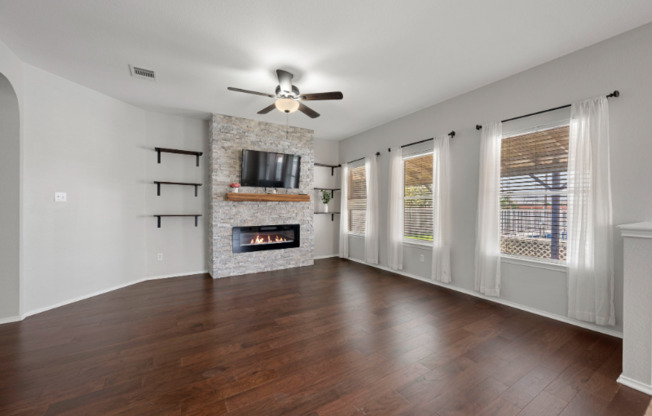 1500 LOCHALINE LOOP