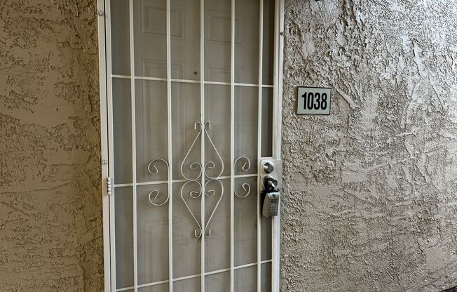 2 beds, 2 baths, $1,275, Unit UNIT 1038