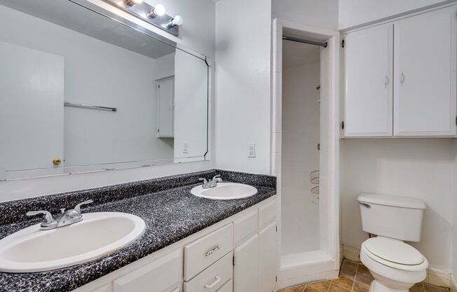 2 beds, 1 bath, 750 sqft, $1,100, Unit K706 - 307 - 107