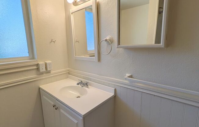 2 beds, 1 bath, 800 sqft, $1,365, Unit 3485-05