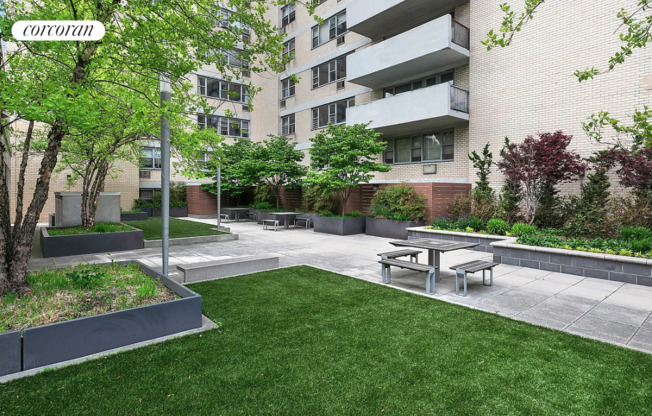 1 bed, 1 bath, 753 sqft, $5,200, Unit 9K