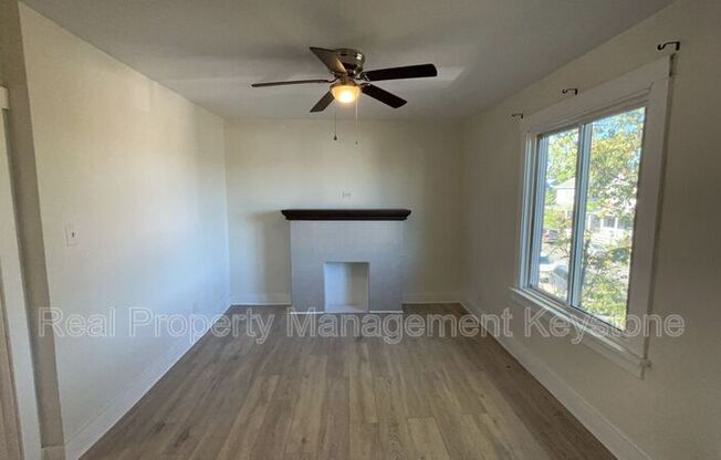 122 E 16 AVE