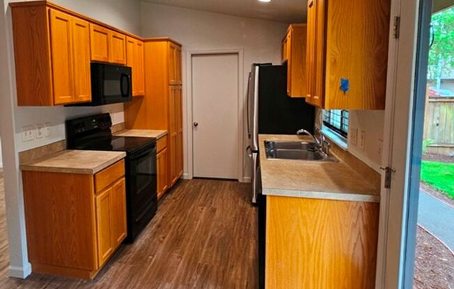 3Bd/2Ba Single Story Home-Available to view beginning 4/27/2026!