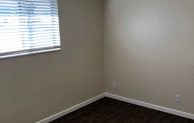 2 beds, 1 bath, 870 sqft, $1,500, Unit 53-01