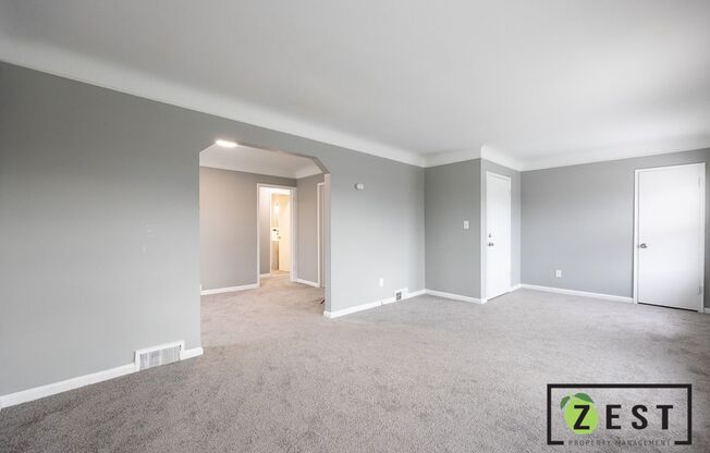 2 beds, 1 bath, $950, Unit 4844 Chatsworth upper