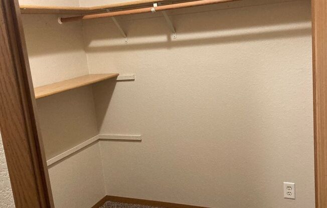 2 beds, 2 baths, 1,160 sqft, $1,465, Unit 1820-121