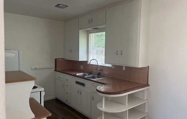 1 bed, 1 bath, 600 sqft, $1,275