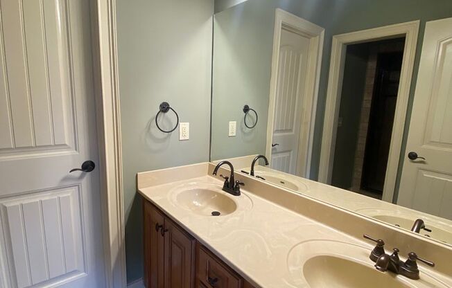 Runningvine Lane Townhome!