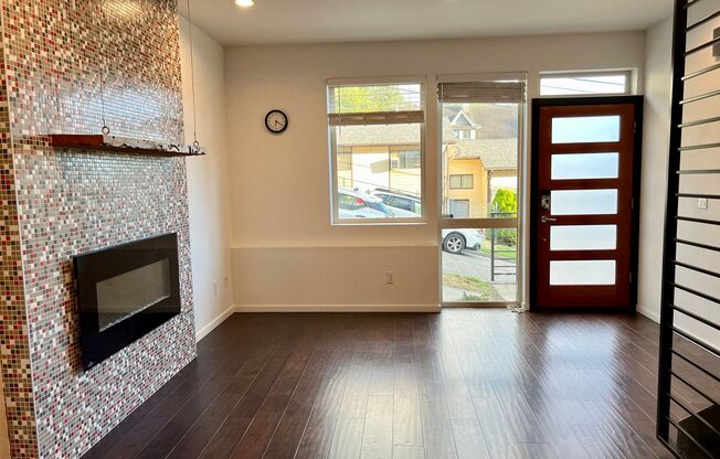 Gorgeous Townhome Available Now