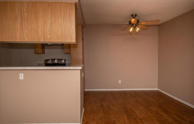 LARGE DINING ROOM