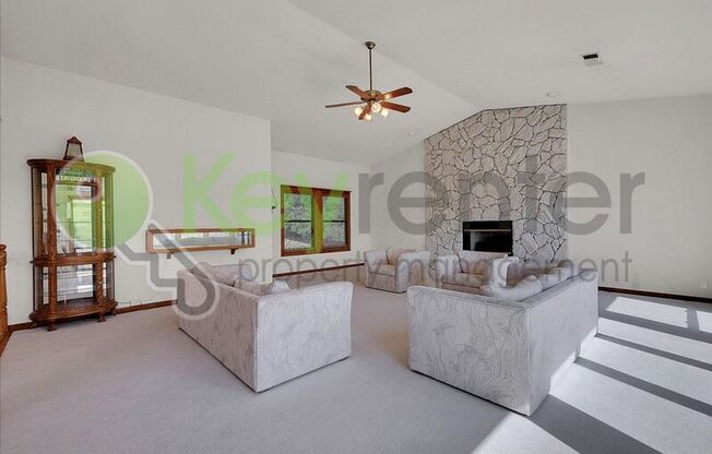 3556 MESA VERDES DR