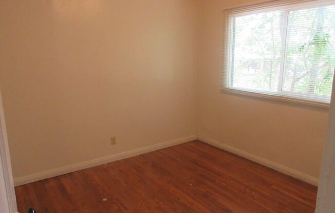 2 beds, 1 bath, $950