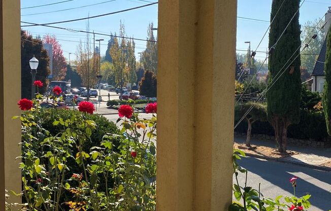 Spanish-Style Apartment Close to Belmont/Laurelhurst Located on Famous Peacock Lane! Loaded with Charm!