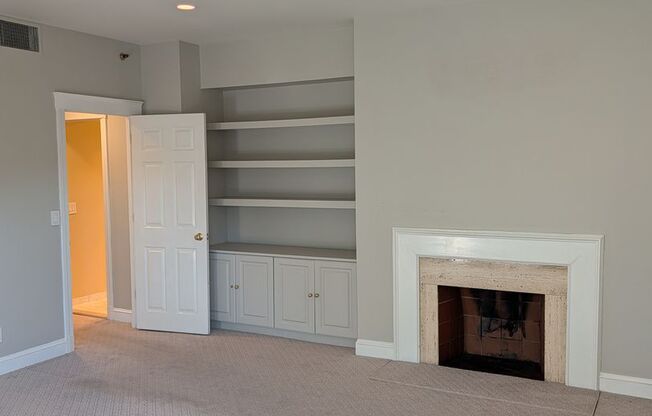 2 beds, 2 baths, 1,300 sqft, $5,300, Unit 202