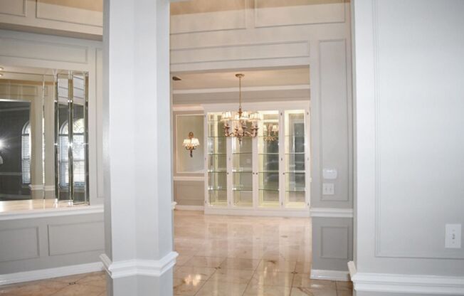 Prestigious 5-3.5-3 w POOL in Southlake!