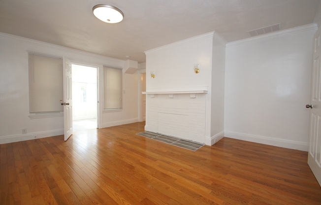 353 LOWELL AVE