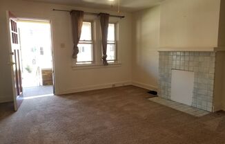 2 beds, 1 bath, $1,450, Unit 3181/2