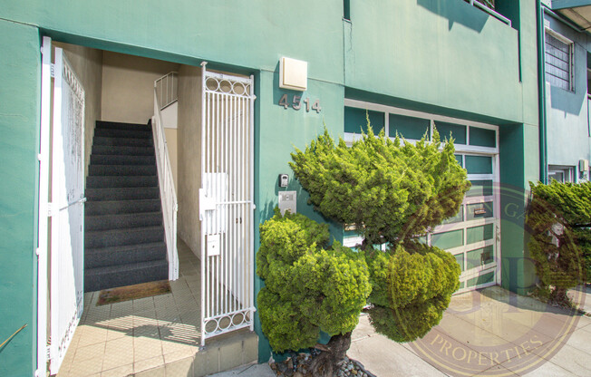 Corona Heights - 3 BR, 2.5 BA Condo 1,586 Sq. Ft. - 3D Virtual Tour, Parking, Patio