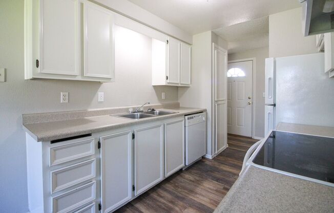 2 beds, 1 bath, 889 sqft, $1,250, Unit 40