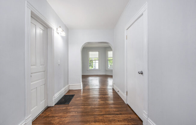 335 JAMES AVE SE