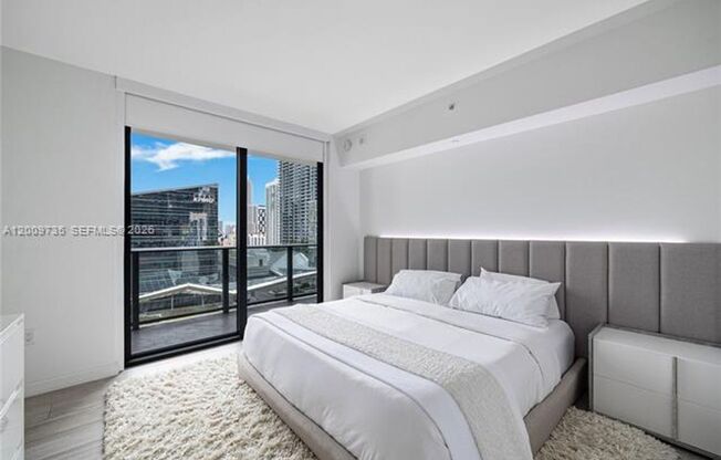 2 beds, 2 baths, 924 sqft, $5,200, Unit 45 SW 9th St # 1508