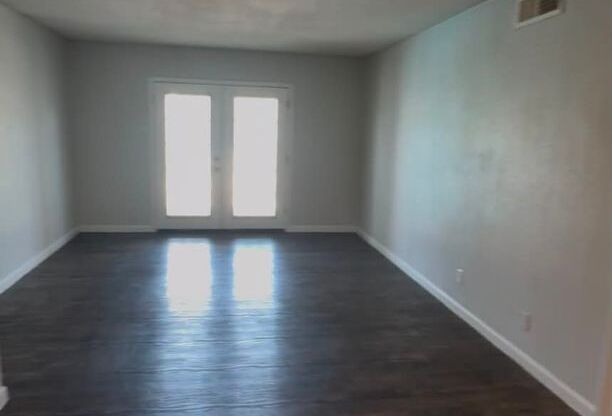 2 beds, 1 bath, 873 sqft, $1,120, Unit 08-0816