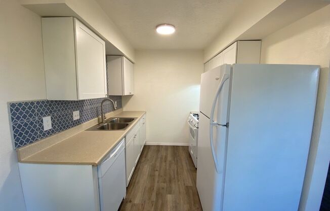 2 beds, 1 bath, 825 sqft, $1,200, Unit Unit 1