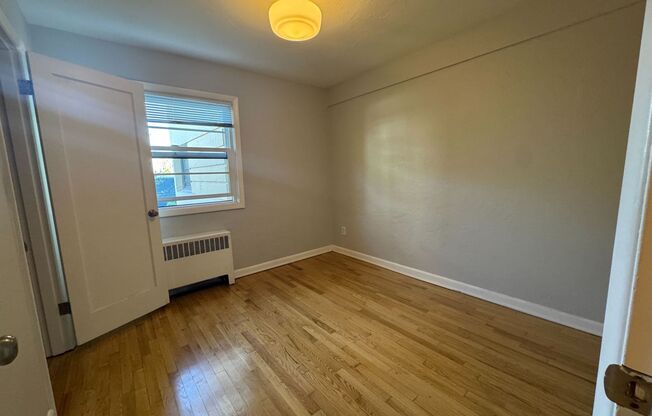 1 bed, 1 bath, 607 sqft, $1,350, Unit 24