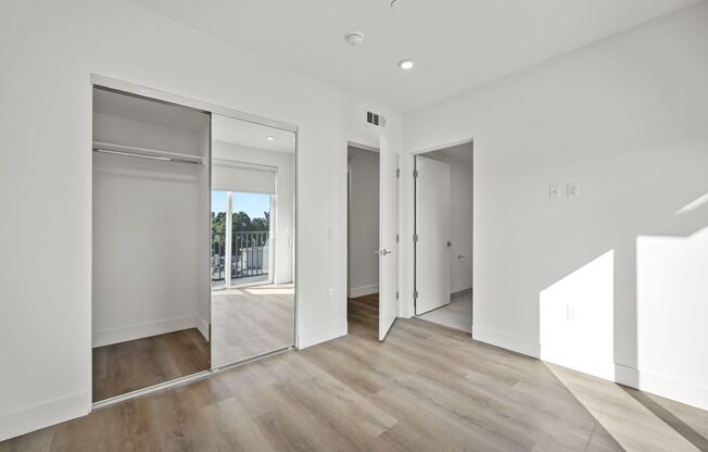 3 beds, 3 baths, 938 sqft, $3,188.57, Unit 606