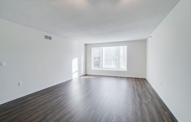 1 bed, 1 bath, 724 sqft, $1,295, Unit 22-312