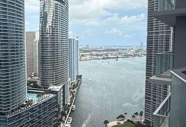 Fully furnished 2-bedroom residence in the heart of Brickell.