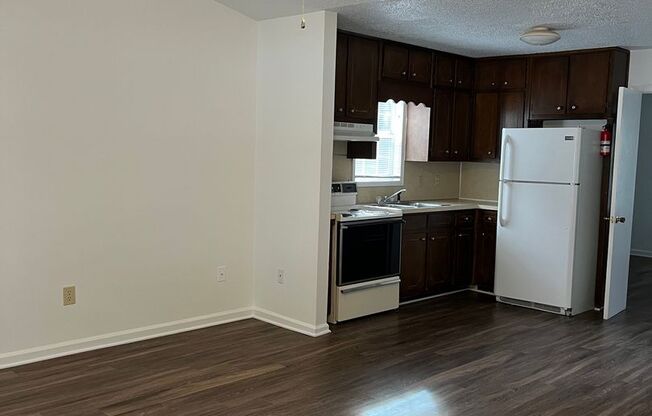 1 bed, 1 bath, 750 sqft, $1,125, Unit C3