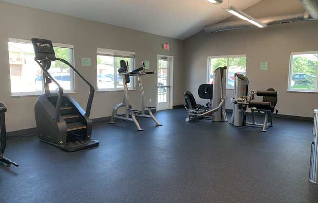 24 hour fitness center at the northbrook apartments in lincoln nebraska with multiple workout machines
