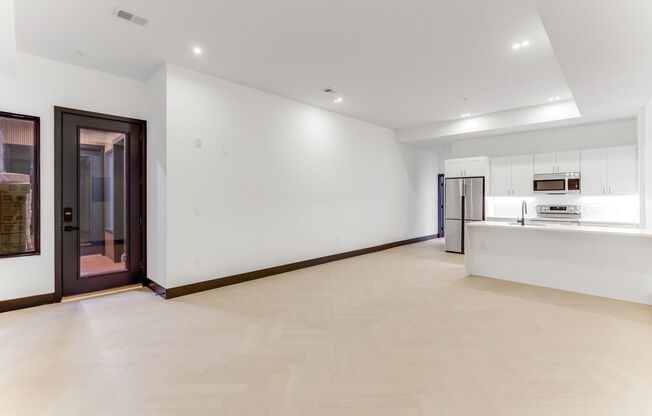 OPEN CONCEPT 1BD/1BA IN THE HEART OF FAIRMOUNT