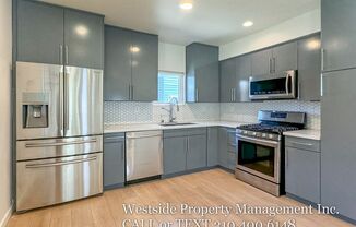 3 beds, 3.5 baths, $3,995, Unit 6548 1/2