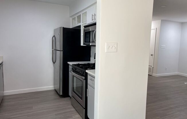 4 beds, 2 baths, 1,350 sqft, $3,100, Unit B