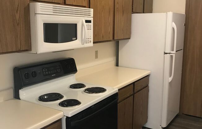3 beds, 1 bath, 1,040 sqft, $1,695, Unit 3164-308